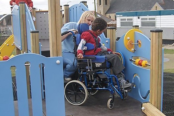 juego-infantil-accesible-silla-ruedas-vivarea