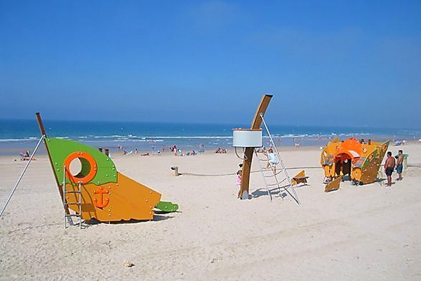 juego-tematico-barco-en-zona-de-playa-proludic-j2750