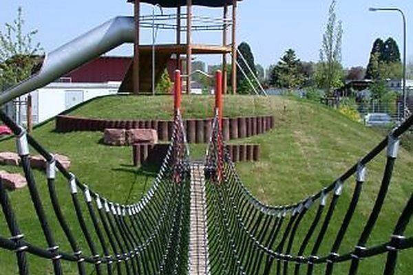 smb-puente-de-cuerda-con-tablillas-vista-01